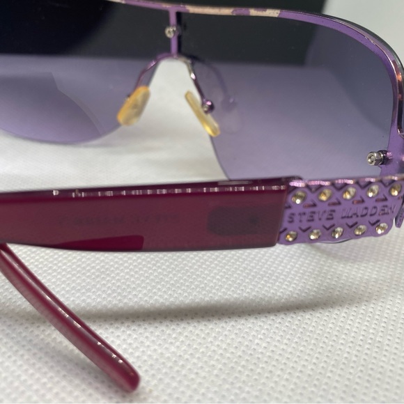 Steve Madden Sunglasses - Picture 8 of 9